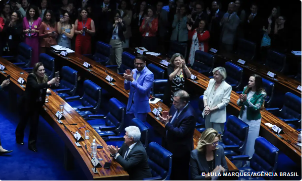 Senado aprova projeto contra adultização de crianças na internet